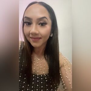 Meet your Posher, Claudia